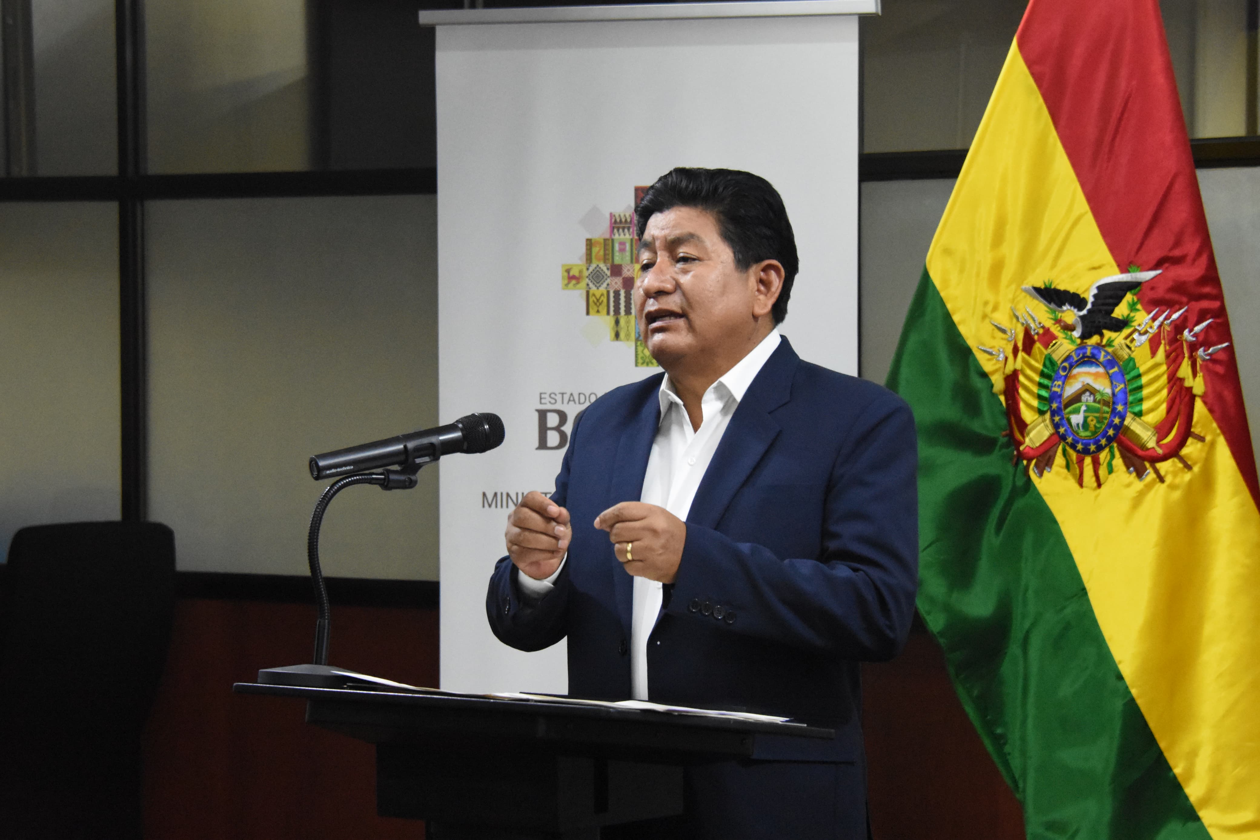 Intensa humareda afecta 75 operaciones aéreas en el aeropuerto cruceño de Viru Viru