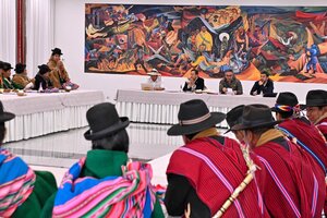 Arce y autoridades ediles y originarias de la provincia Manco Kapac trabajan para afianzar el desarrollo productivo 