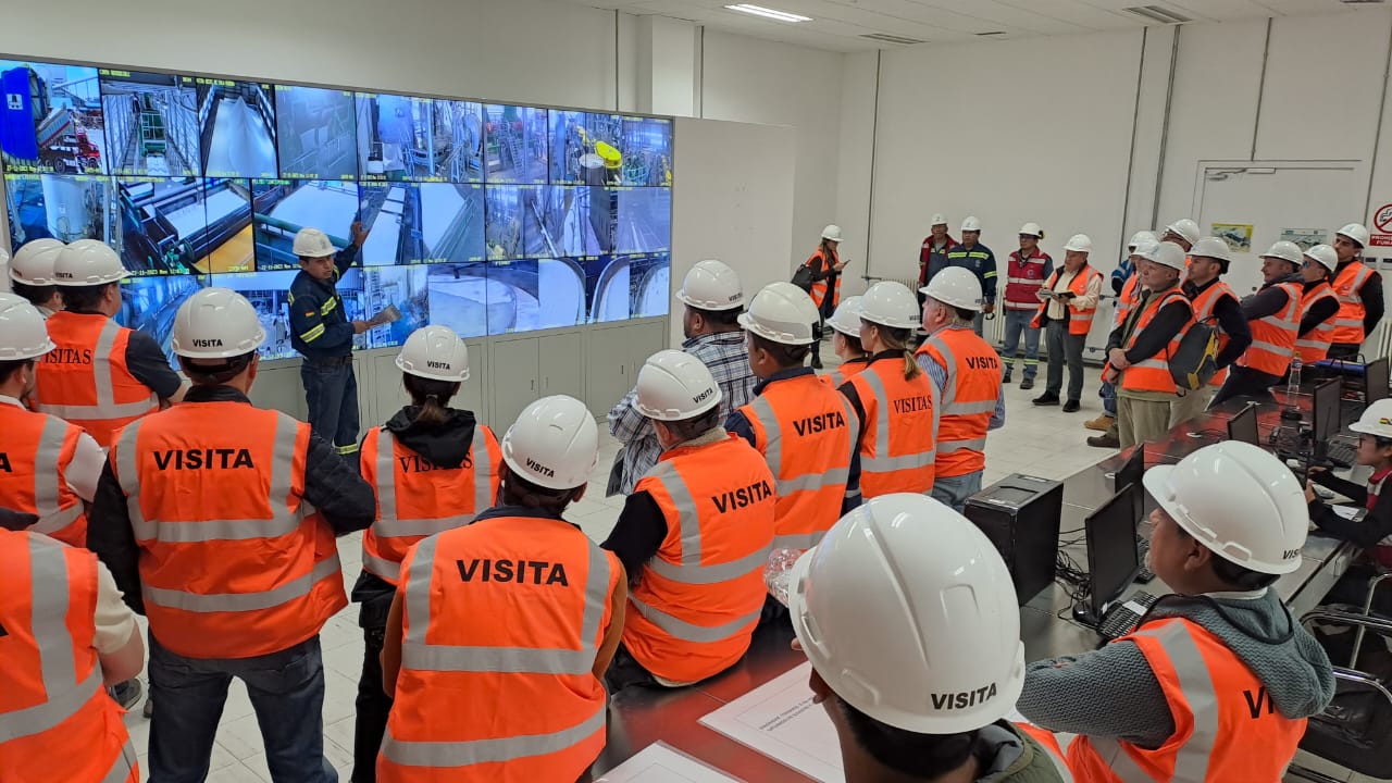 Unión Europea destaca la responsabilidad medioambiental en la industrialización del litio en Bolivia