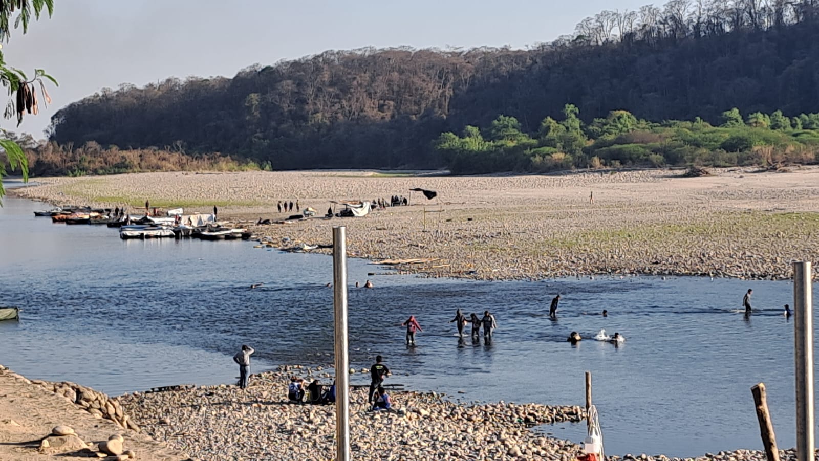 Instalación de zona portuaria en Bermejo busca frenar el contrabando en la frontera con Argentina