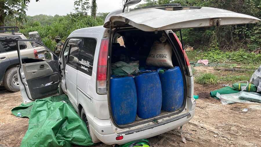Destruyen mega fábrica de droga en una finca del Chapare y detienen a cuatro personas