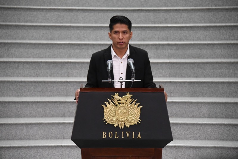 Presidente en ejercicio Rodríguez aboga por el diálogo y solución del bloqueo en el Chapare