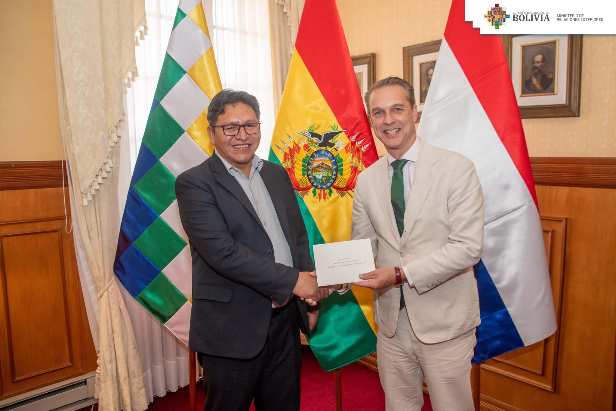 Vicecanciller recibe copias de estilo de las cartas credenciales de nueve embajadores