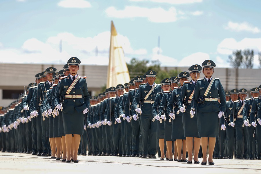 Presidente insta a nuevos militares a forjar un nuevo liderazgo para garantizar la seguridad y soberanía del Estado