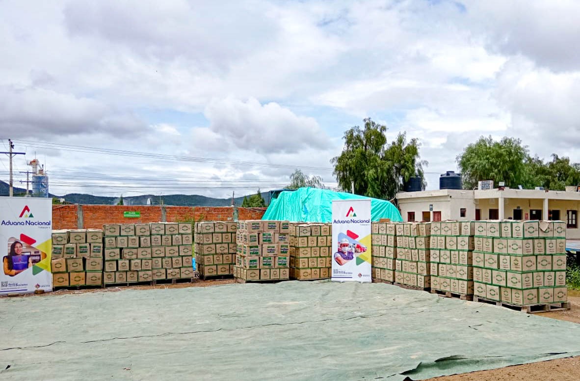 En Tarija comisan 7,8 toneladas de fertilizantes y aceites de contrabando