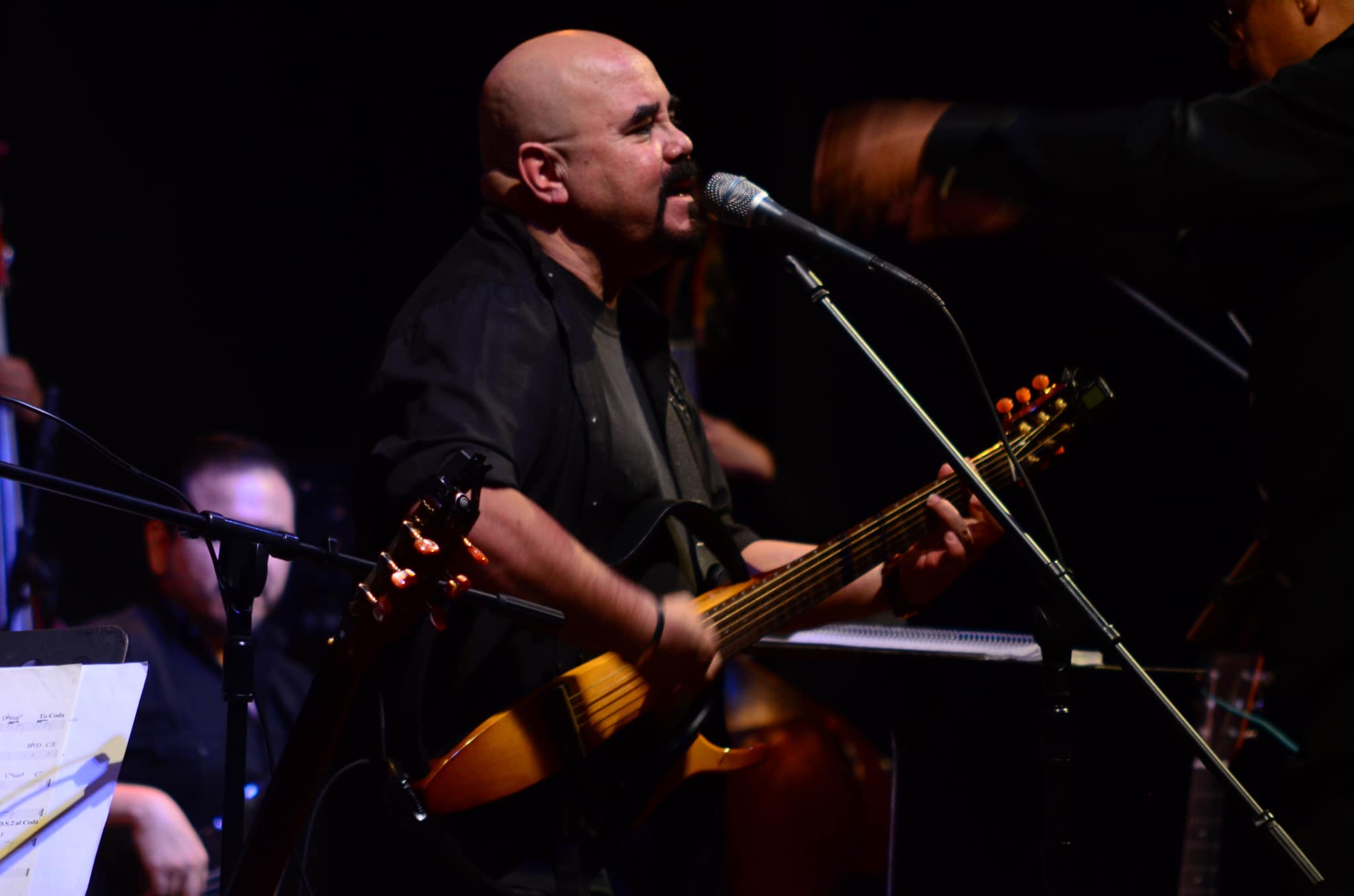 Fallece el afamado cantautor boliviano Adrián Barrenechea por problemas en su salud