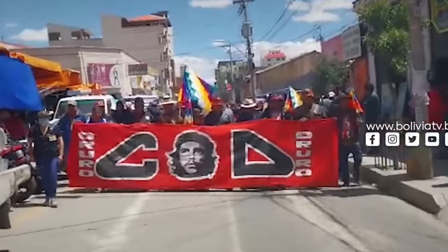 Sectores sociales de Oruro exigen respeto a la democracia y justicia por las masacres de 2019