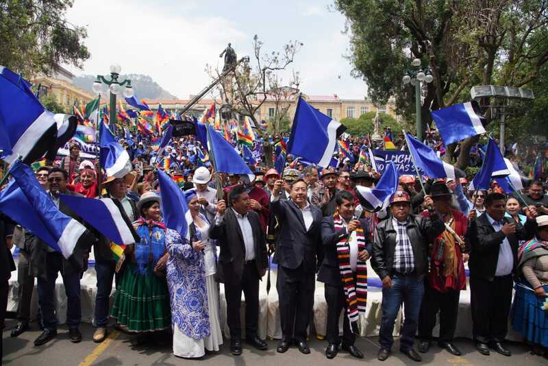 Fiesta democrática en plaza Murillo demuestra respaldo popular a Lucho y David