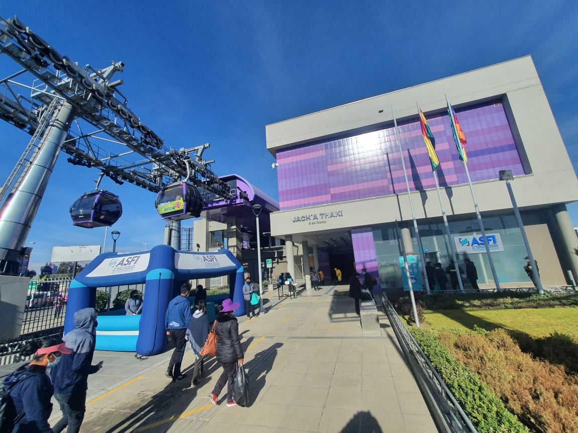 Mi Teleférico mejorará sus 10 líneas con $us 16 millones y planea extender la ruta Morada hasta el aeropuerto 