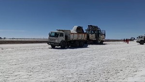 YLB adjudica alquiler de volquetas a cooperativa comunal y dinamiza la economía en la zona del complejo industrial