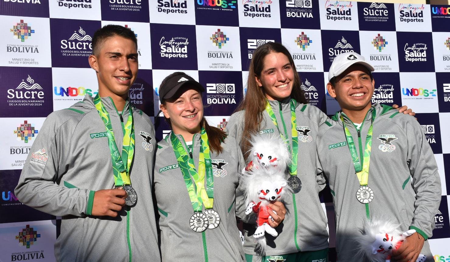 Juegos Bolivarianos: Equipo de tenis le da a Bolivia tres medallas de plata y una de bronce
