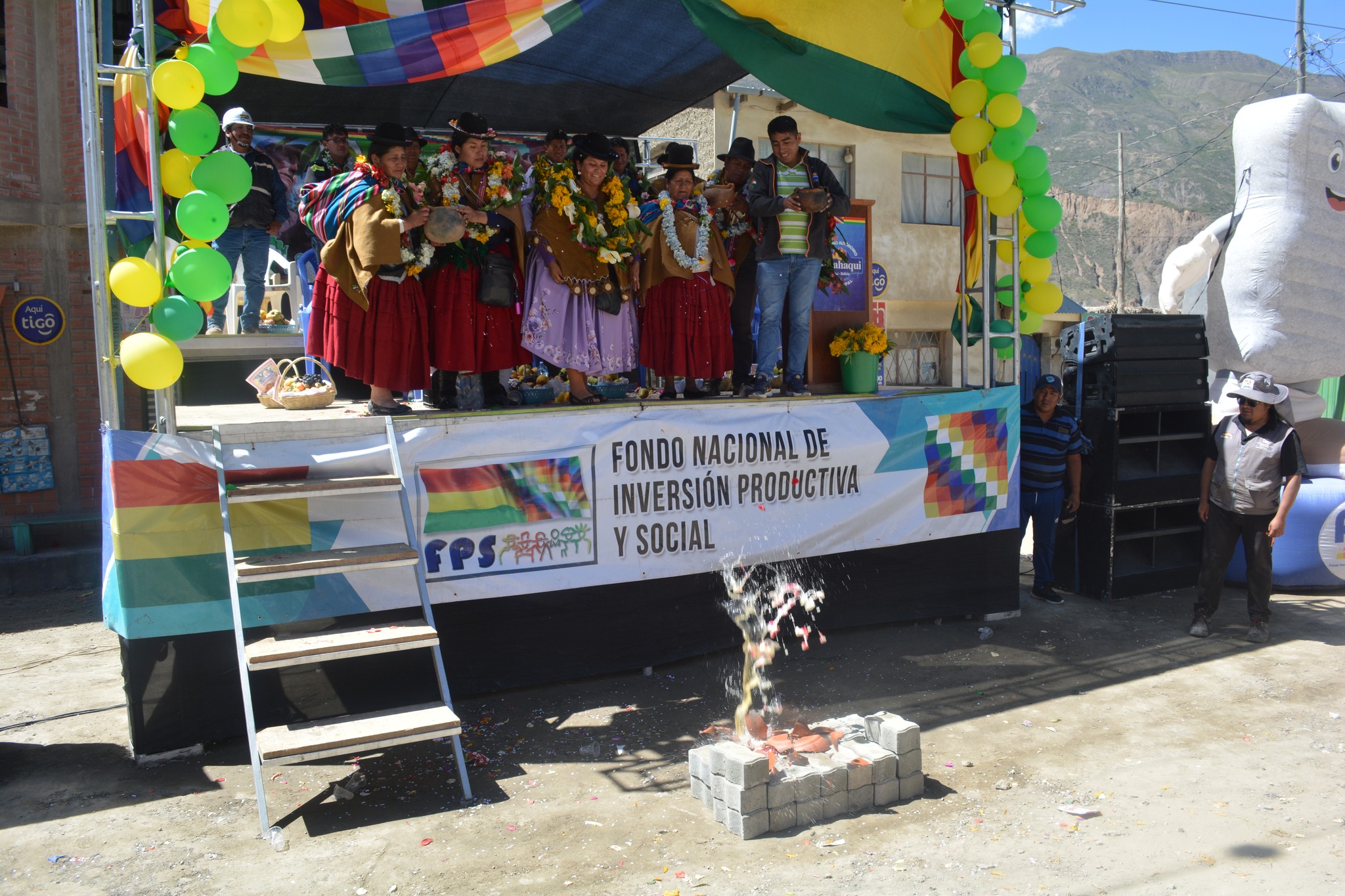 FPS destina Bs 1,3 millones para enlosetado de calles y avenidas en municipio rural de Sapahaqui