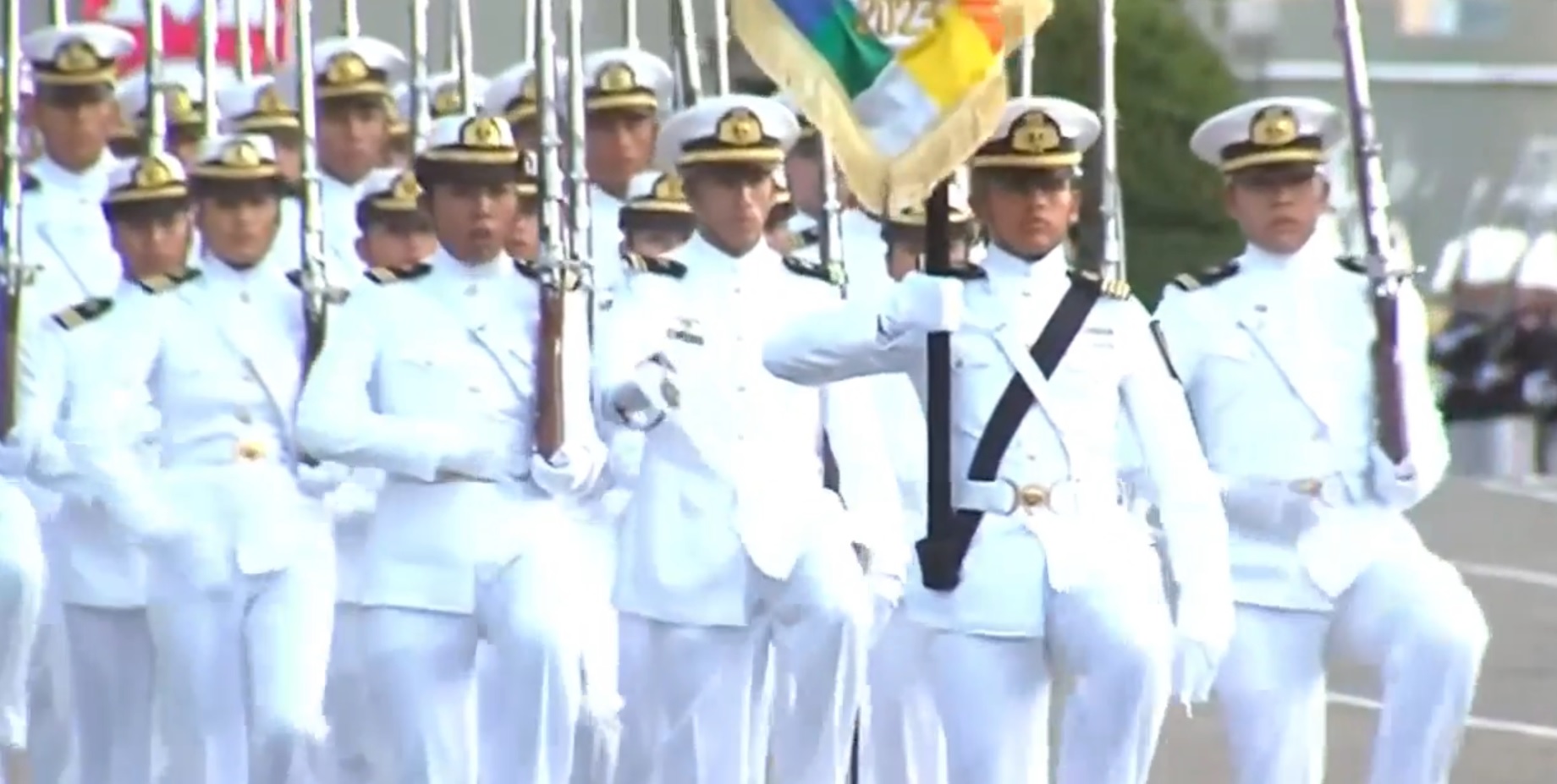 Presidente insta a los militares enarbolar la "Doctrina de Patriotas de Bolivia" que se sustenta en cinco principios