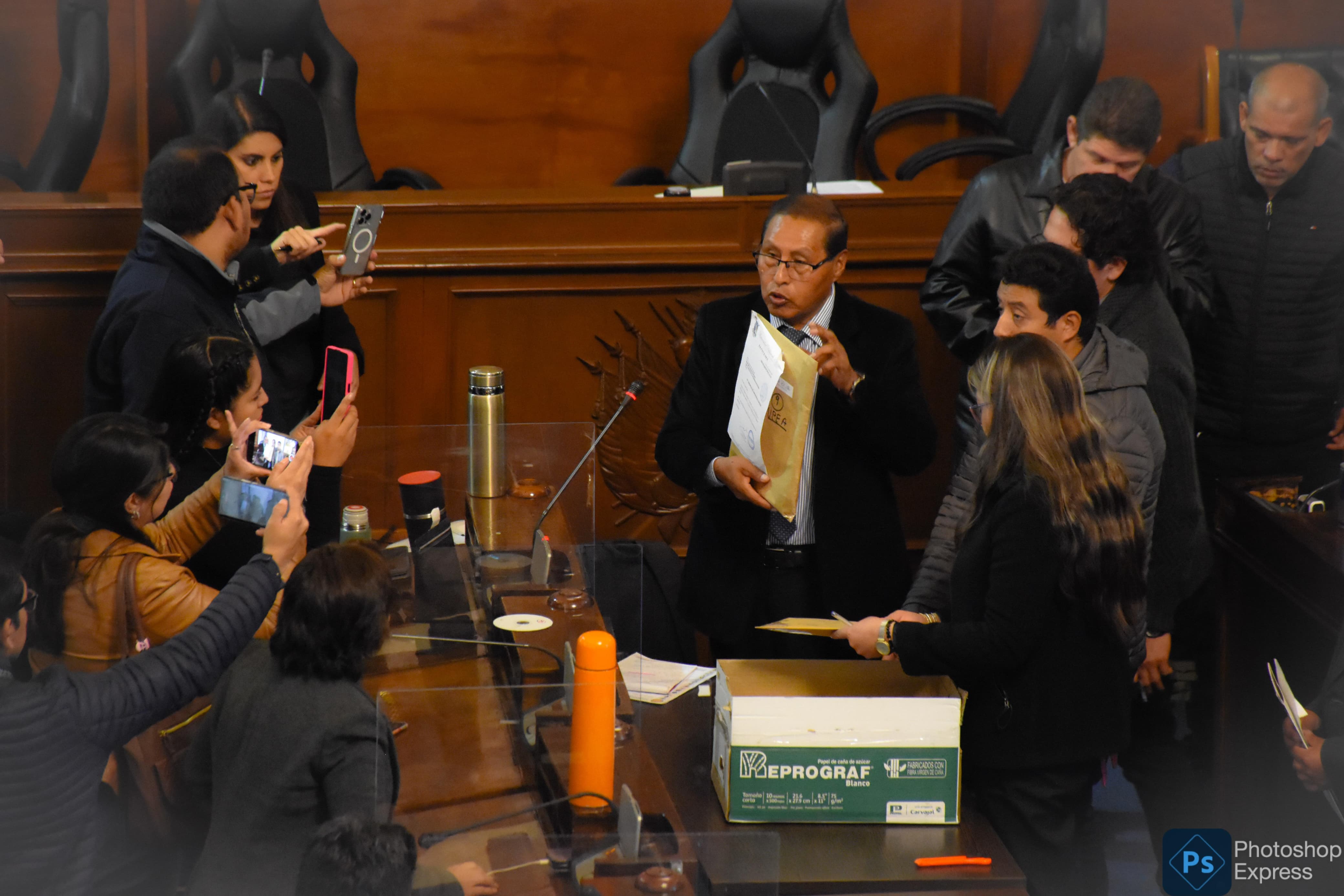 En medio de cinco amparos, comisiones definen retomar trabajo e iniciar toma de exámenes a postulantes a las judiciales