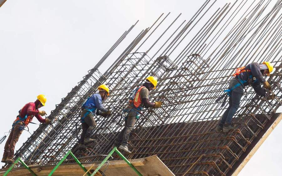 Trabajo dispone tolerancia de media jornada laboral para las secretarias y constructores 