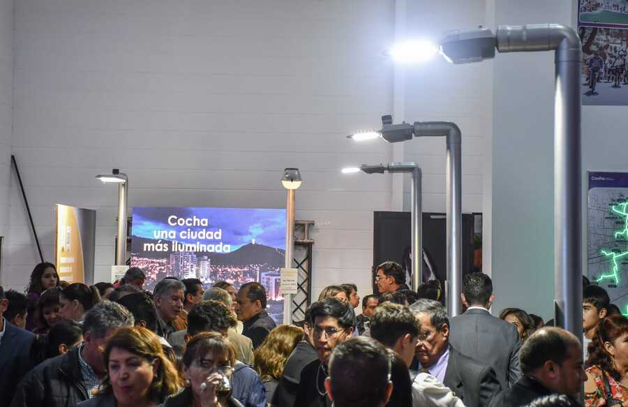 En Cochabamba instalarán alumbrado público que brillará con mayor intensidad al detectar gente y máxima oscuridad