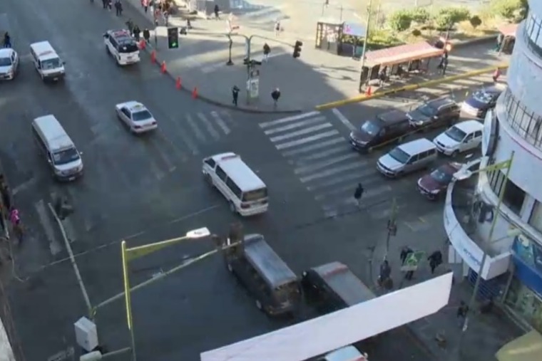 Reportan relativa normalidad en circulación de vehículos en la urbe paceña 