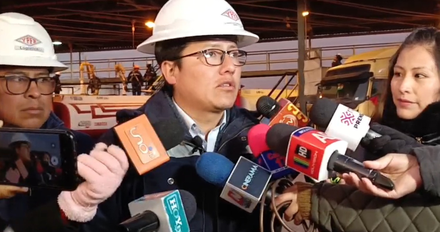 Planta de Senkata despacha 2 millones de litros de diésel y gasolina, garantiza combustibles en feriado