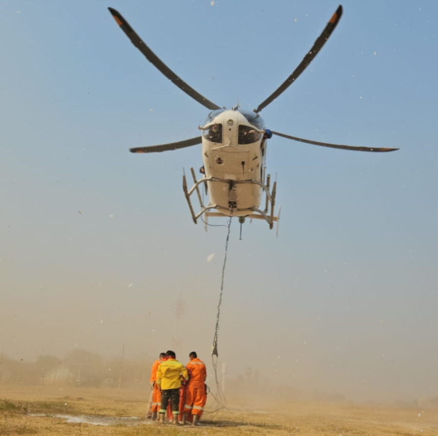 Helicópteros ingresan a Roboré y El Puente para sofocar incendios 