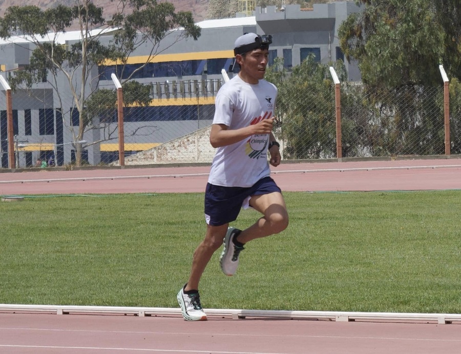 Alientan a maratonista Héctor Garibay y lo consideran ya un campeón