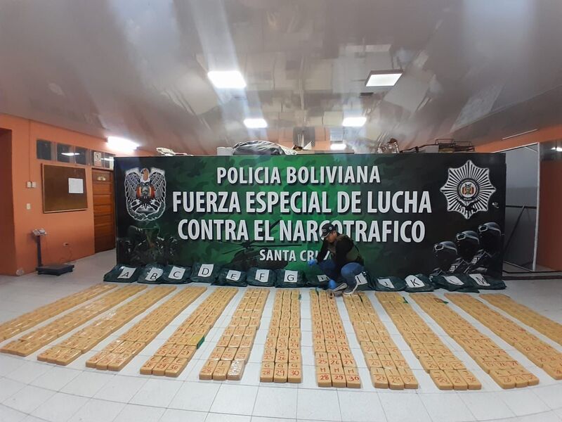 En Santa Cruz secuestran 400 kilos de pasta base de cocaína