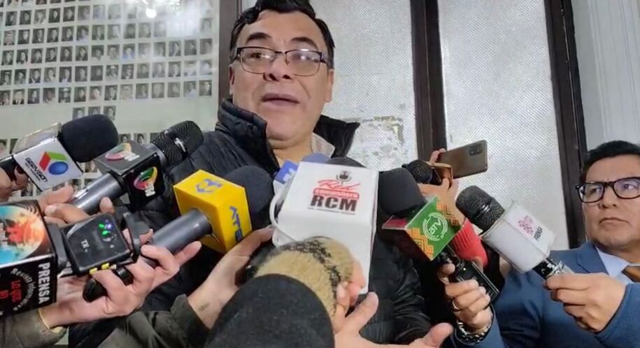 Recomiendan escuchar todas las propuestas en reunión con empresarios y organizaciones sociales