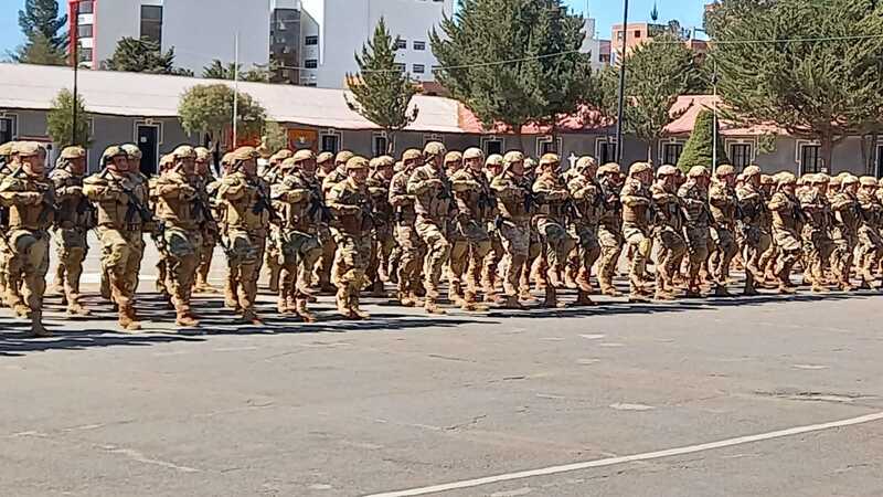 Cerca de 400 militares se especializan en lucha contra el contrabando en Oruro