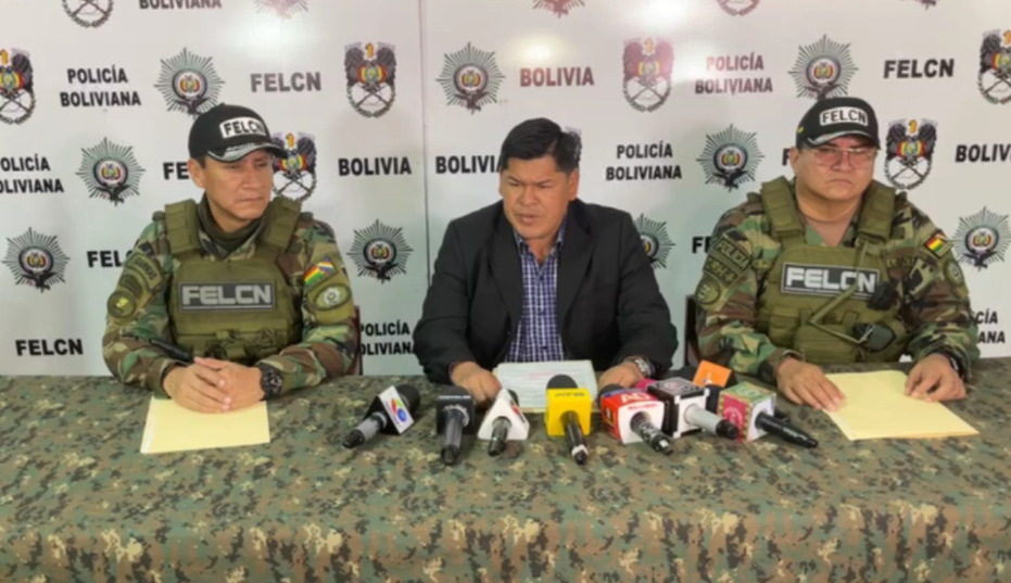 En Santa Cruz intervienen pista clandestina y secuestran más de 400 kilos de cocaína 