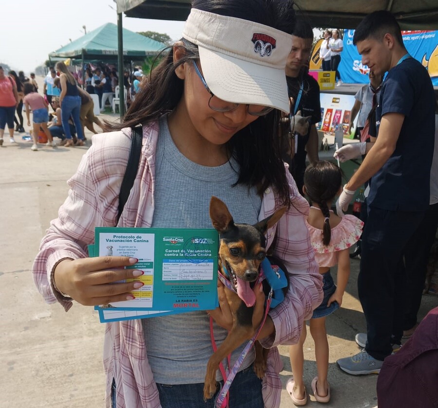 Campaña de vacunación antirrábica en Santa Cruz apunta a inmunizar más de 900.000 perros y gatos