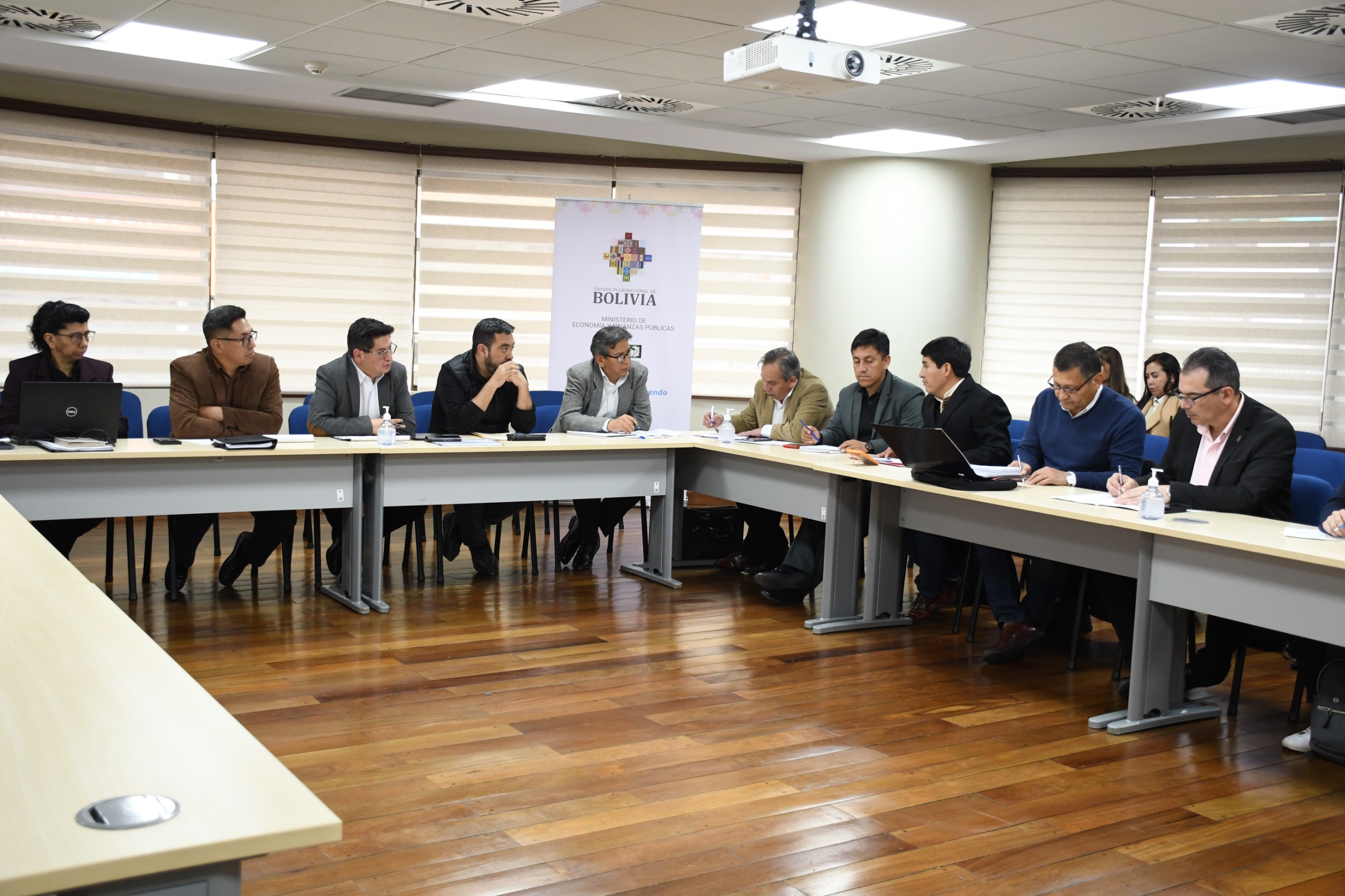 Reunión entre Gobierno y gobernaciones concluye tras importantes avances