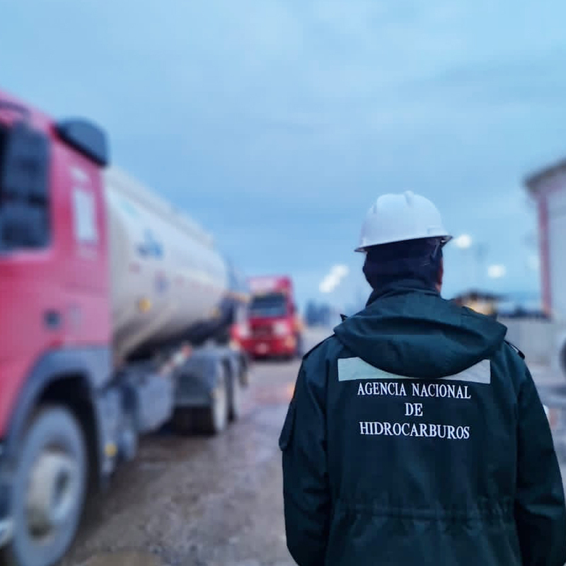 Monitoreo estricto y mensajes de alerta identifican a vehículos con sobrecarga de combustible