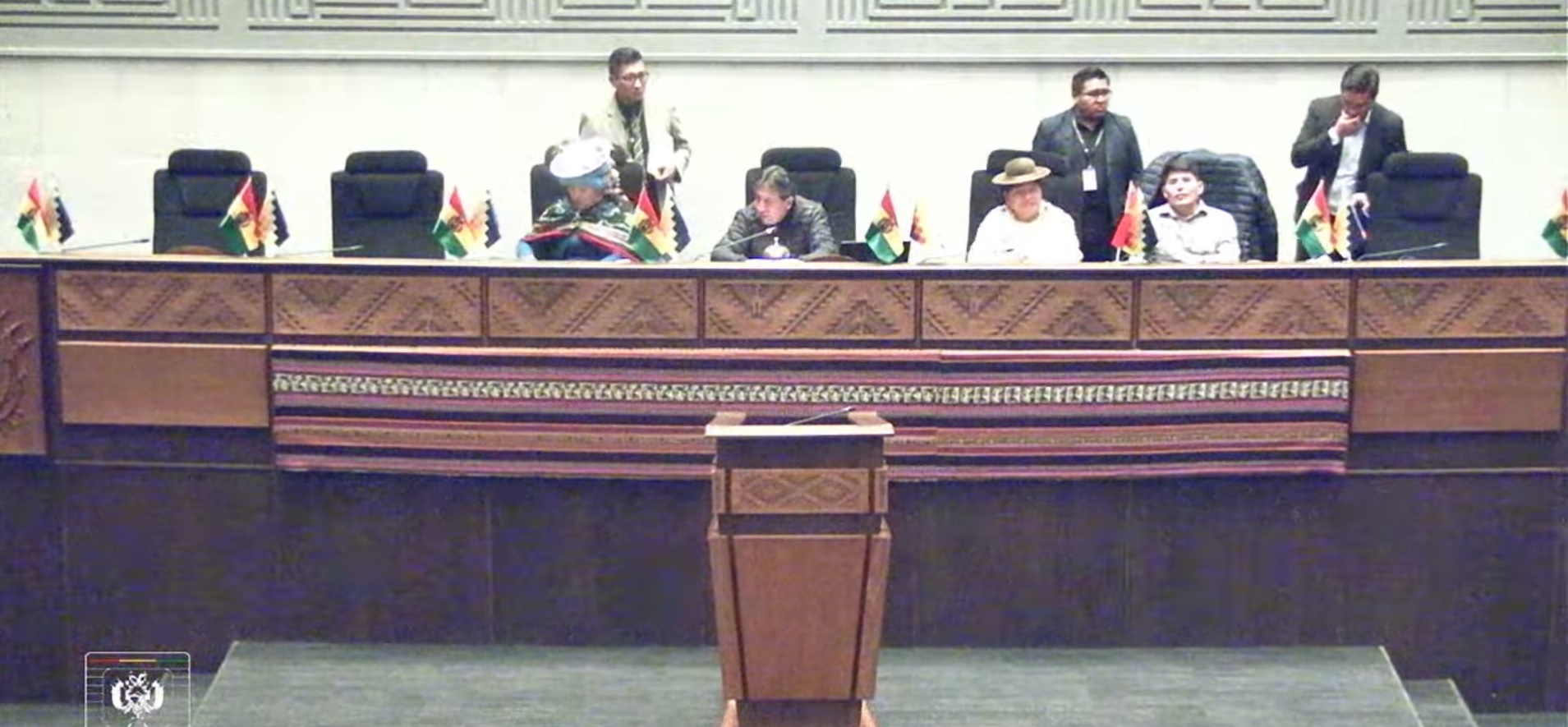 Por ausencia de dos secretarios, Choquehuanca se ve obligado a suspender sesión para convocatoria a postulantes a Fiscal General