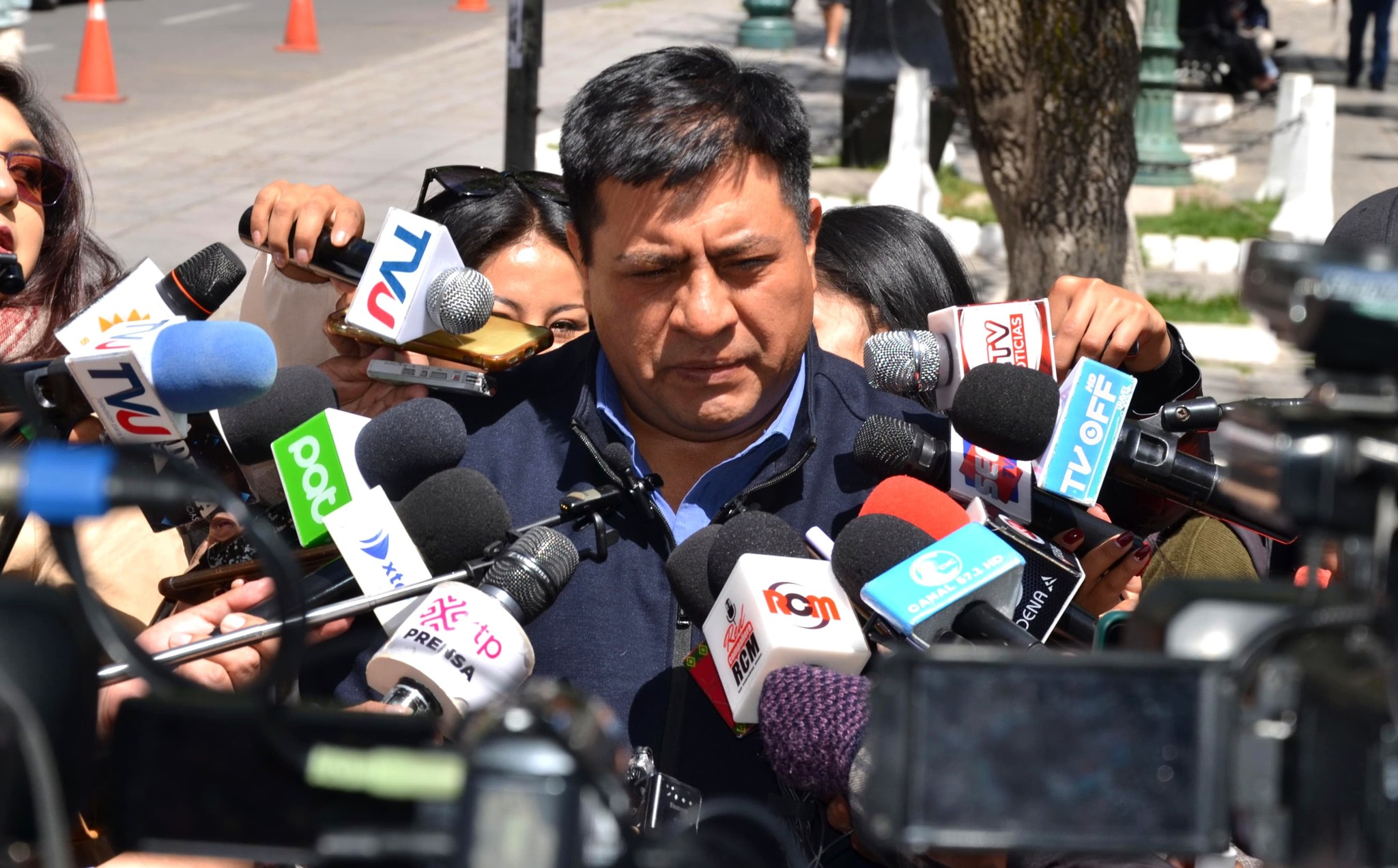 Ministro Flores rechaza avasallamientos y pide al Legislativo aprobar crédito para asegurar la seguridad jurídica sobre la tierra