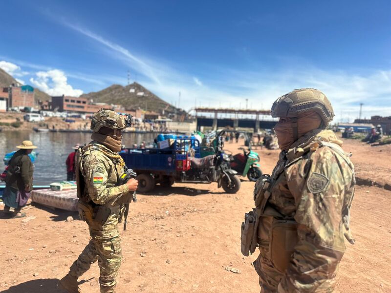 Fortalecen la lucha contra el contrabando de alimentos como el aceite en la frontera con Perú