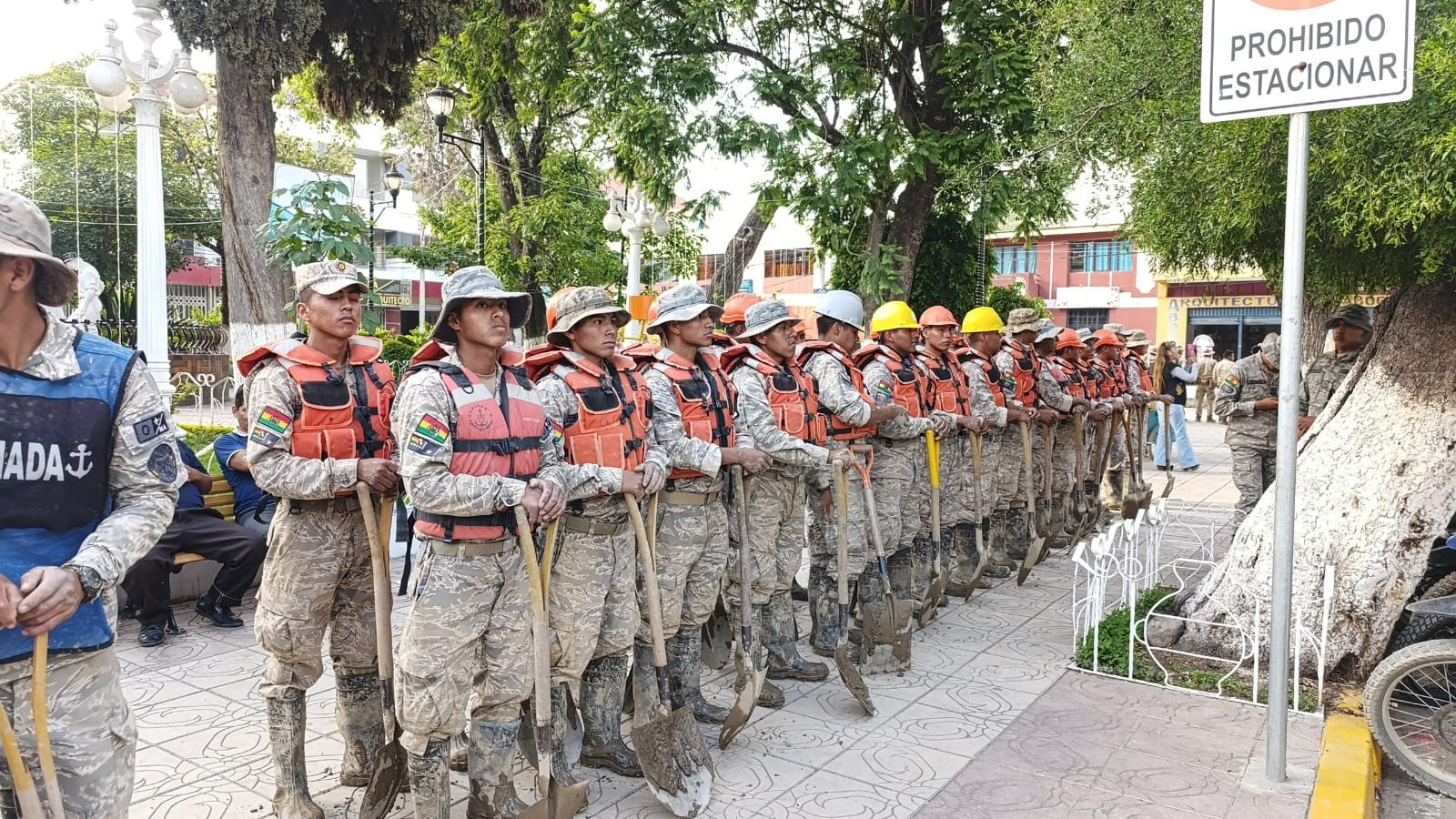 Efectivos militares desplegados para atender desastres naturales Foto: Ministerio de Defensa Estado Plurinacional de Bolivia