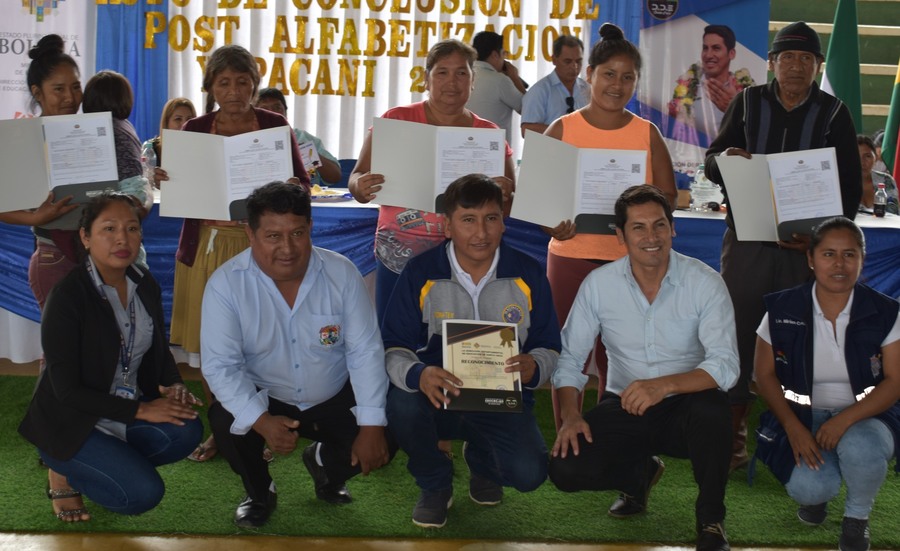 Más de 500 personas se gradúan en alfabetización y postalfabetización en Yapacaní