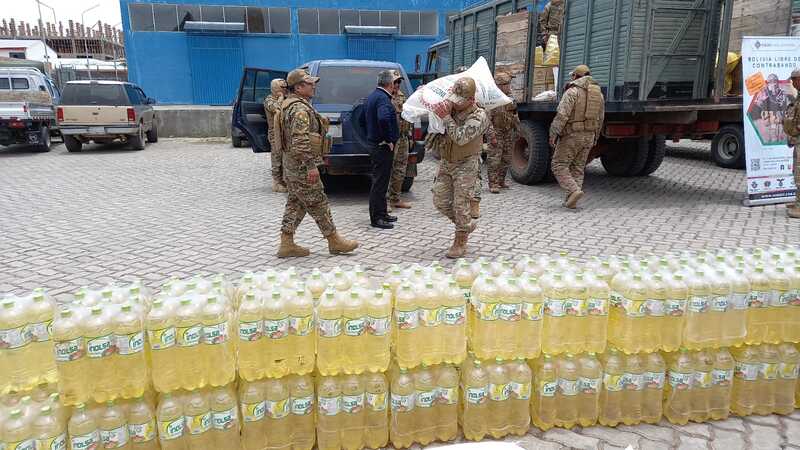 Entregan a Emapa 5.000 litros de aceite y 12 quintales azúcar comisados al contrabando 