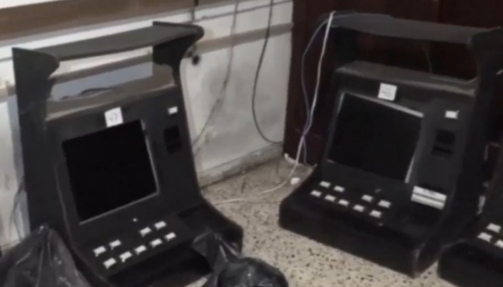 Intervienen casa ilegal de juegos e incautan 50 máquinas de azar en Santa Cruz