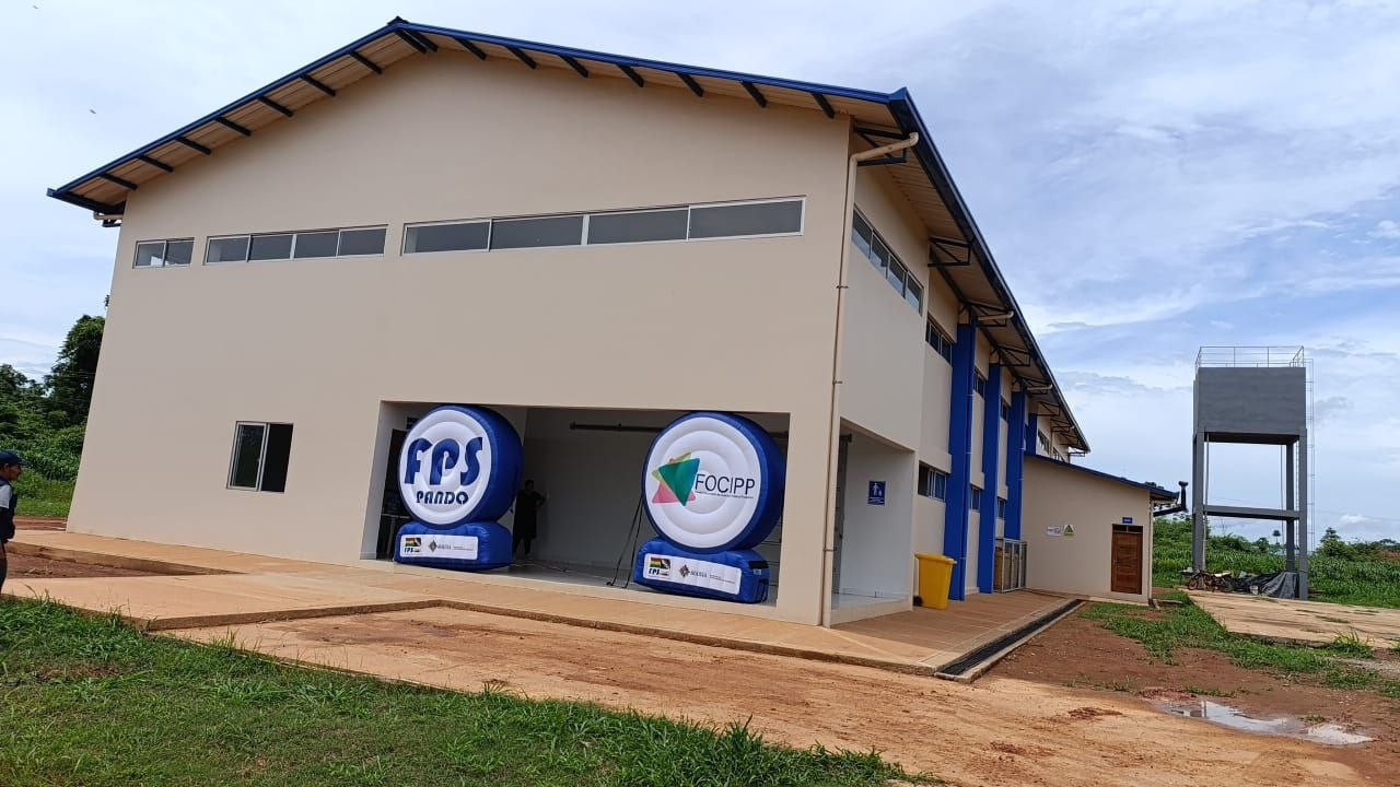 Planta procesadora industrial de derivados de plátano (harina y chifles) Municipio (Bolívar - C. Sena), Pando. Foto FPS