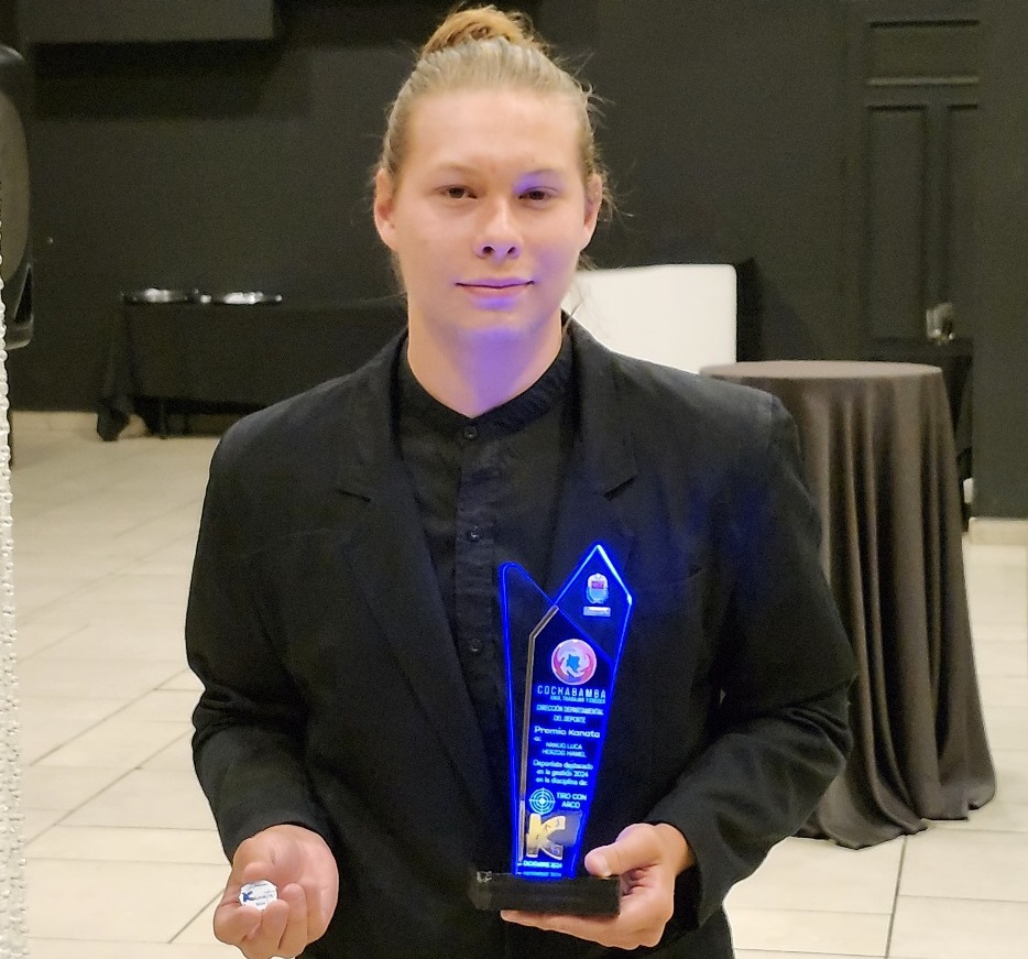 Reconocen talento de ocho deportistas del “Sueño Bicentenario” en Cochabamba