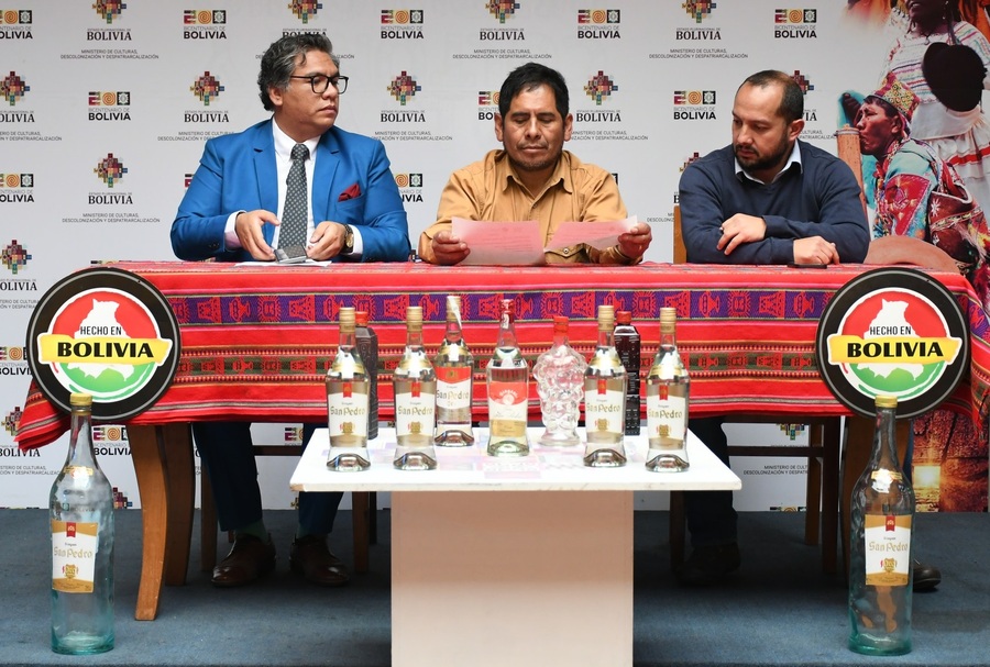 Lanzan edición especial del singani "San Pedro de Oro Bicentenario” en homenaje a los 200 años de Bolivia