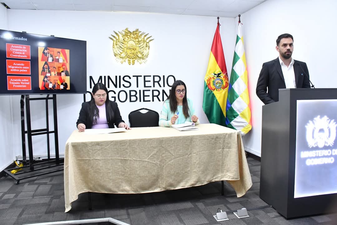 Bolivia y Chile acuerdan cooperación migratoria, tránsito fronterizo y lucha conjunta contra el contrabando