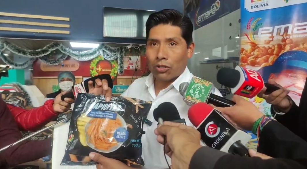 Industria estatal de El Alto pone en el mercado su producto de papas precocidas “Rapiditas” a precio promocional