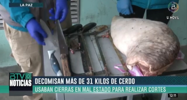 Decomisan 31 kilos de carne de cerdo, alimentos vencidos y utensilios deteriorados en mercados de La Paz