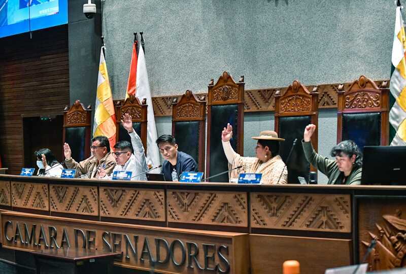 Notifican a Rodríguez con admisión del recurso de nulidad de la convocatoria a sesión del Senado en el receso legislativo