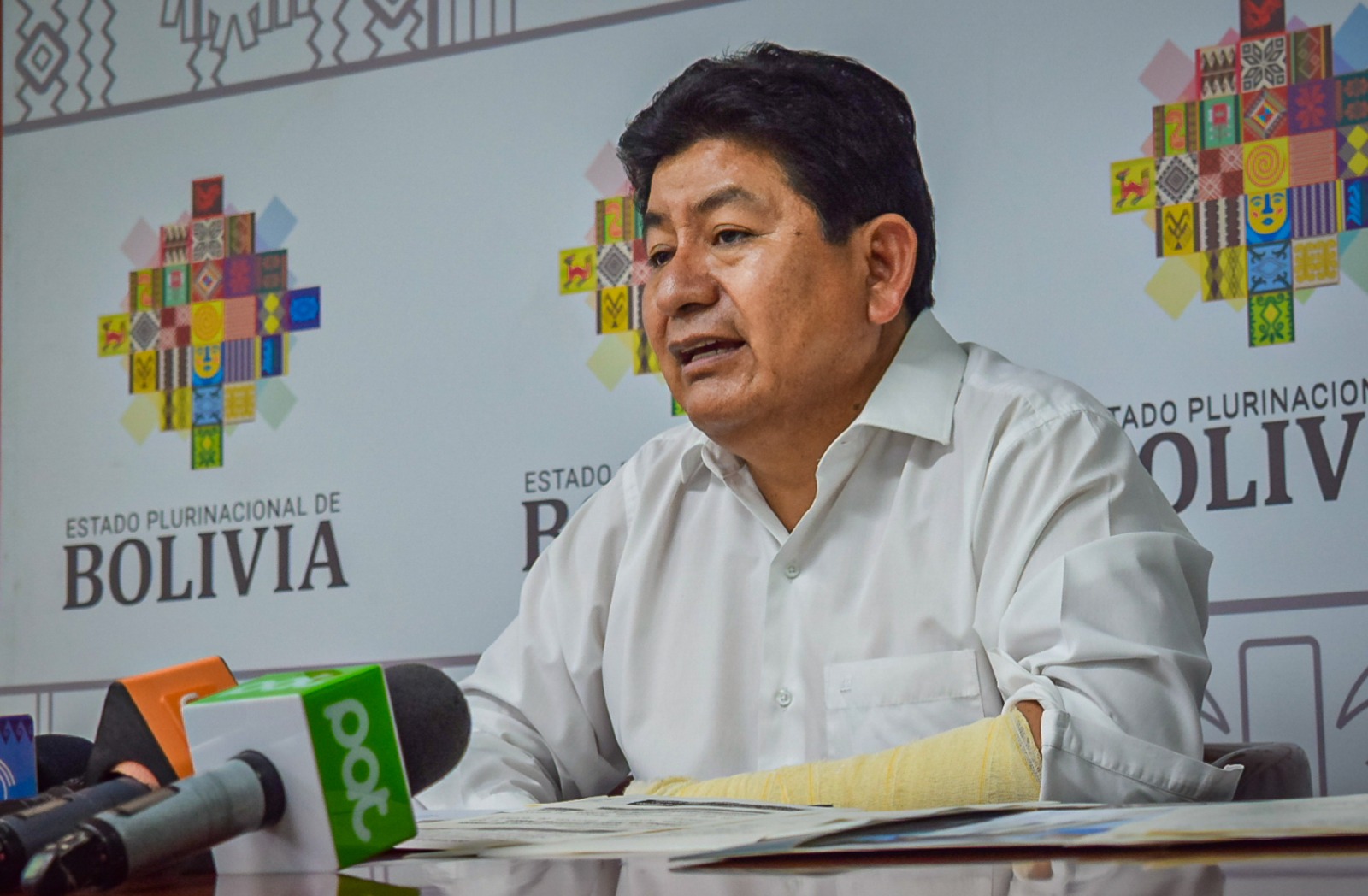 Gobierno llama a la Gobernación a resolver el bloqueo en Colomi, habilita dos rutas alternas