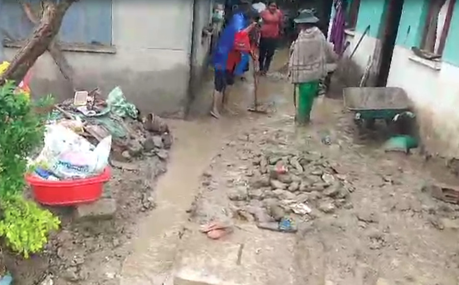 Un colegio y 50 viviendas quedan inundadas por desborde de un río en Taipiplaya