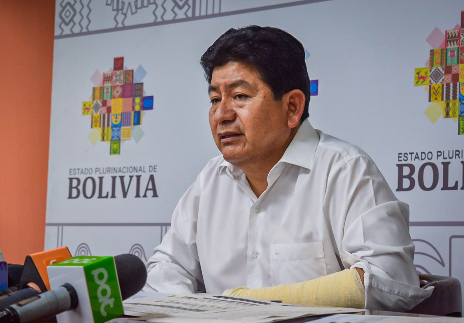 Montaño denuncia que bloqueo en Colomi demora trabajos de mantenimiento vial y genera pérdidas económicas