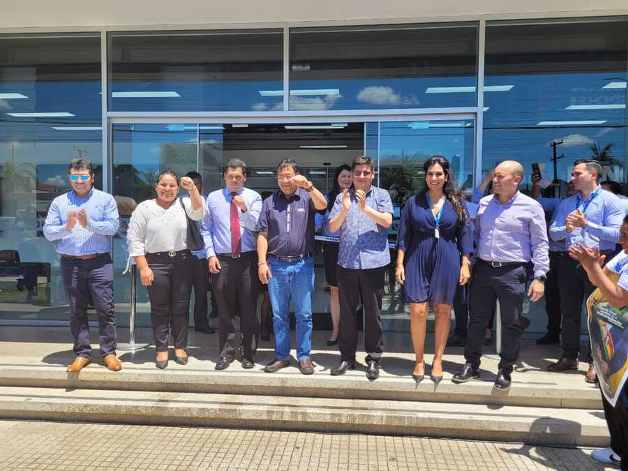 Presidente inaugura agencias del Banco Unión en Santa Cruz, una en el Plan 3.000 y otra en el Cristo Redentor