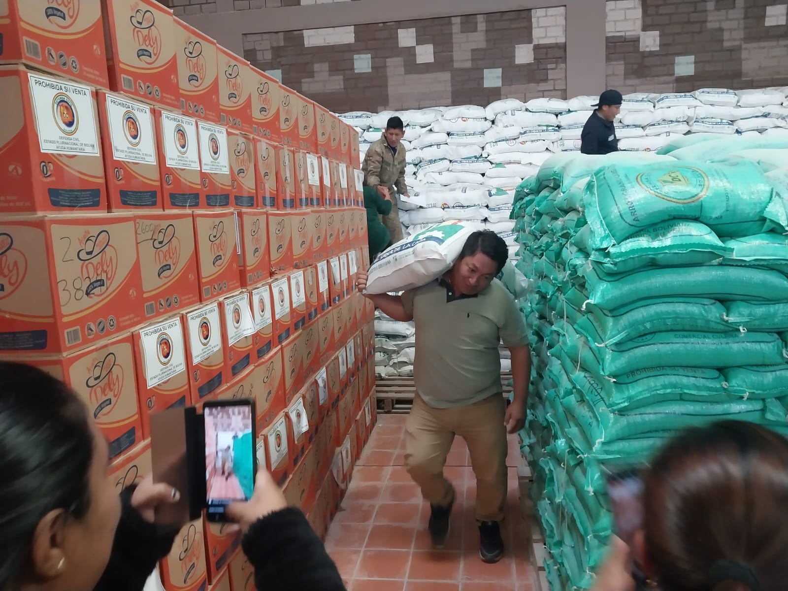 Defensa Civil entrega más de 120 t de ayuda humanitaria a 3.221 familias afectadas por las inundaciones